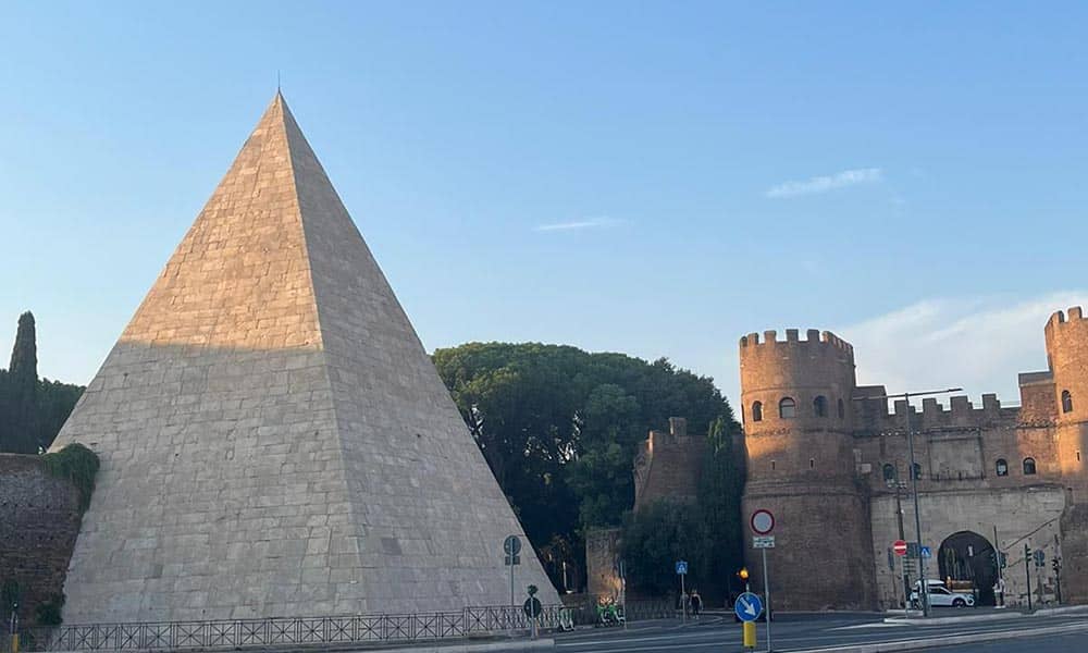 Piramide di Roma